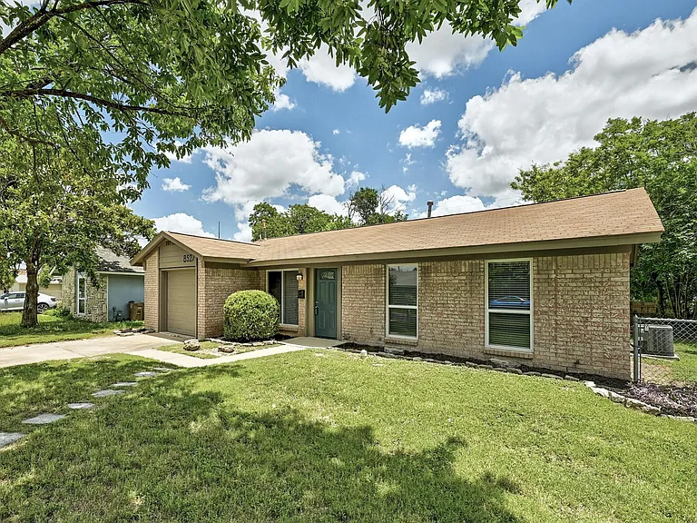 8527 Maine Dr — Photo 24