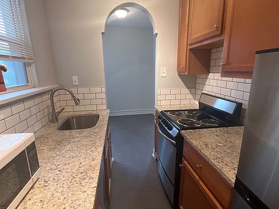 3rd image of 7355 Lindell Blvd APT 303