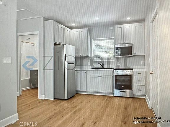 3rd image of 7524 Security Ave