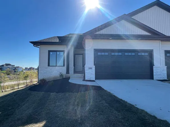 1301 Berkshire Ln, Northliberty, IA 52317