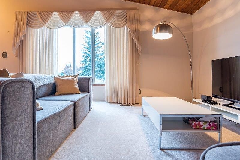 Calgary House for rent - 4 Bedrooms — photo 3