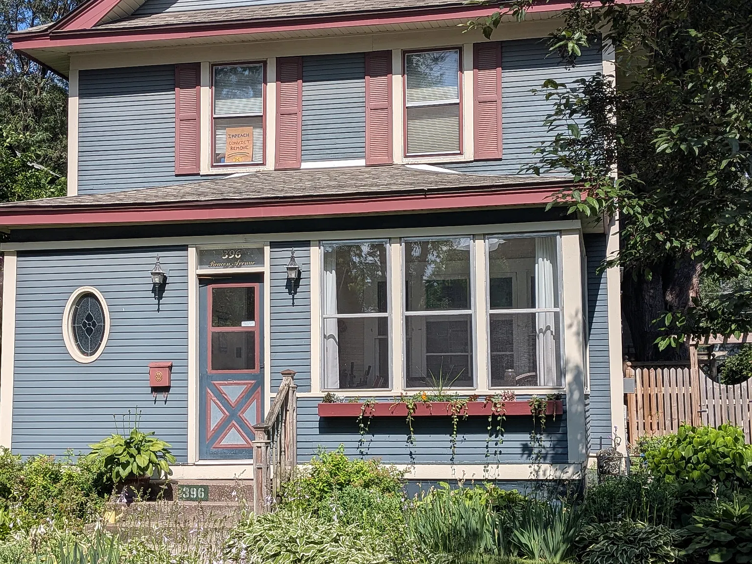 4 bed, 2352 sqft, $650 — Photo 1