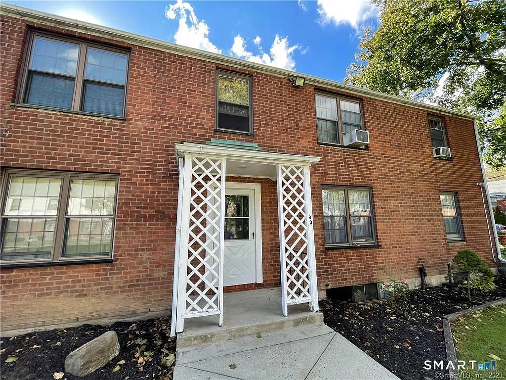 2 bed, 1.0 bath, 900 sqft, $1,950 — Photo 1