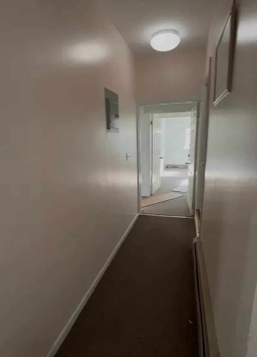 2 bed, 700 sqft, $2,700 — Photo 1