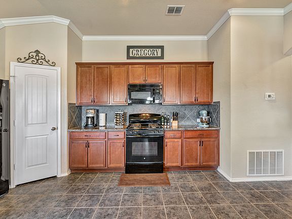 4th image of 1320 Wysteria Ln