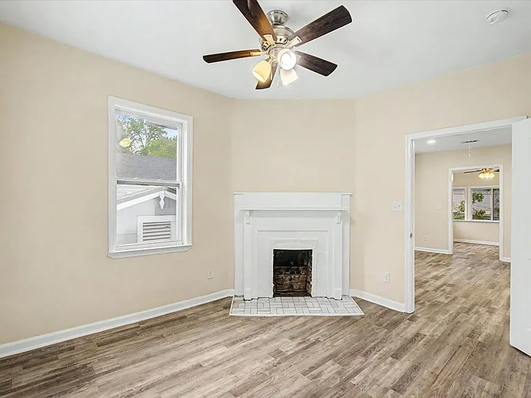 1207 E Anderson St #B — Photo 11