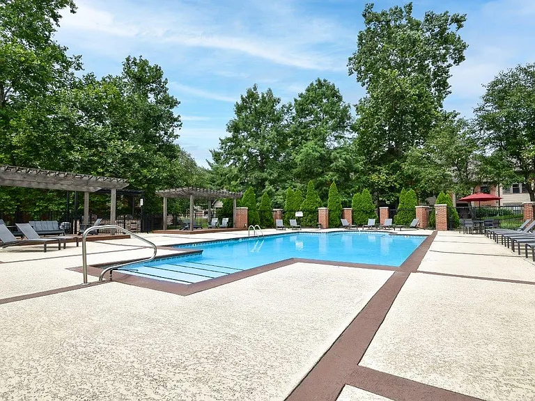 Park Laureate Apartment Homes — Photo 18