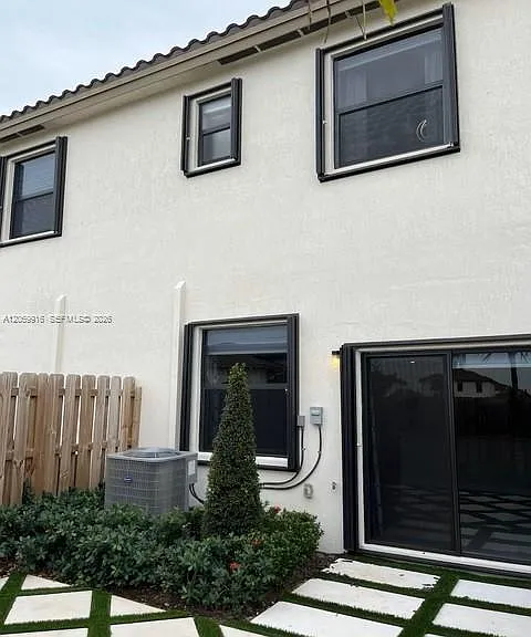 11889 SW 245th Ter — Photo 14