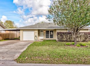 203 S 3rd St, Nederland, TX 77627