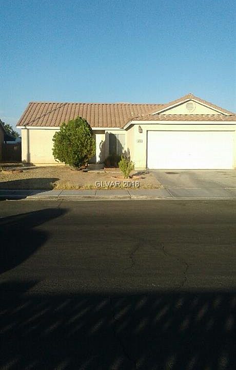2nd image of 4260 Carmine St