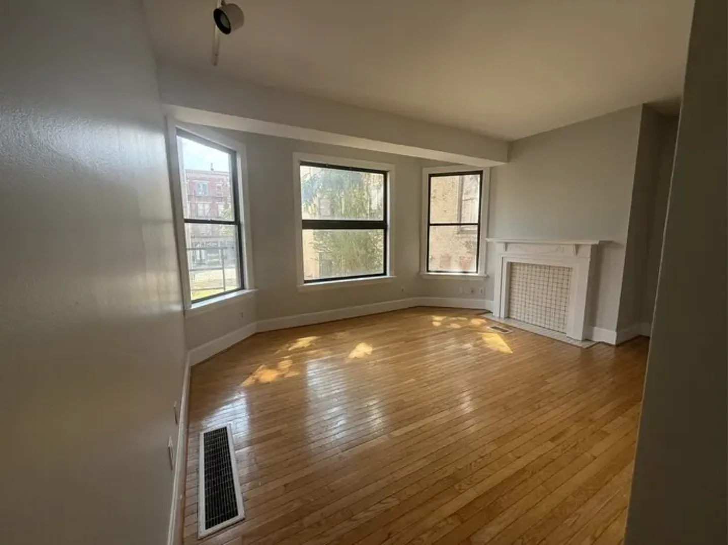 Downtown Charm Meets Modern Convenience Spacious 2-Bed with Parking Pass Included! — Photo 1