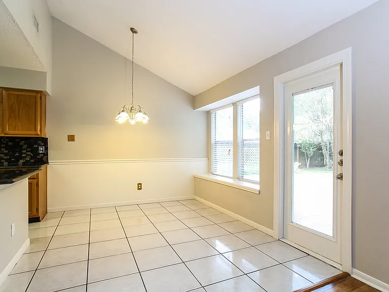 5207 Village Springs Dr — Photo 3