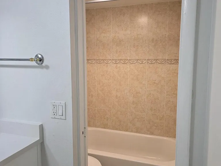 3905 N Nob Hill Rd #206 — Photo 30