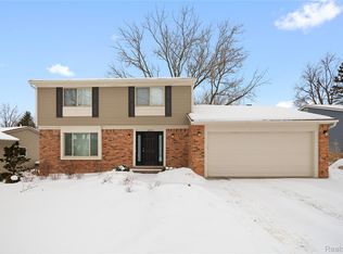 1659 Dennett Ln, Rochester Hills, MI 48307