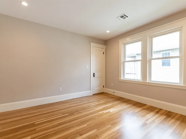 219 Common St #1 — Photo 16