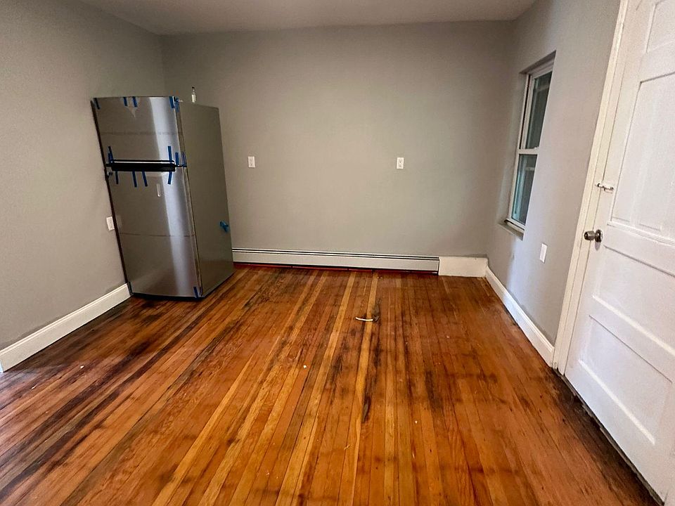 1st image of 133 William St