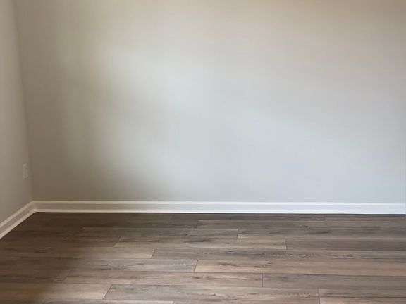 5th image of 3284 Holiday Ln