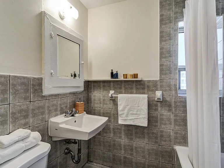 1 Homewood Ave — Photo 15