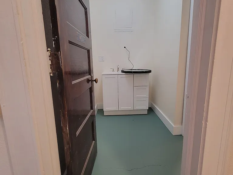 233 N Front St #202 — Photo 5