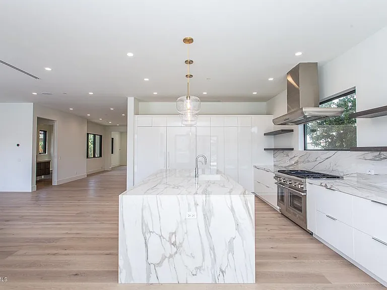 2120 Greencastle Way — Photo 10