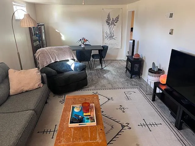 245 W Cornell Ave — Photo 5