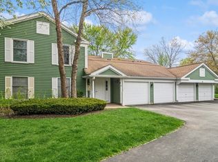38 Glencoe Ct APT 102-D, Naperville, IL 60565