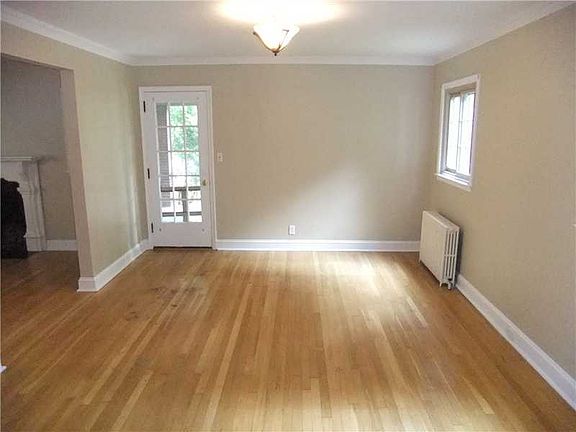 5th image of 135 Westmoreland Ave