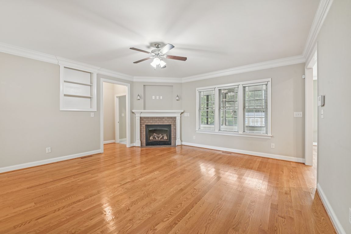 Crestline Dr-S2407-008.jpg