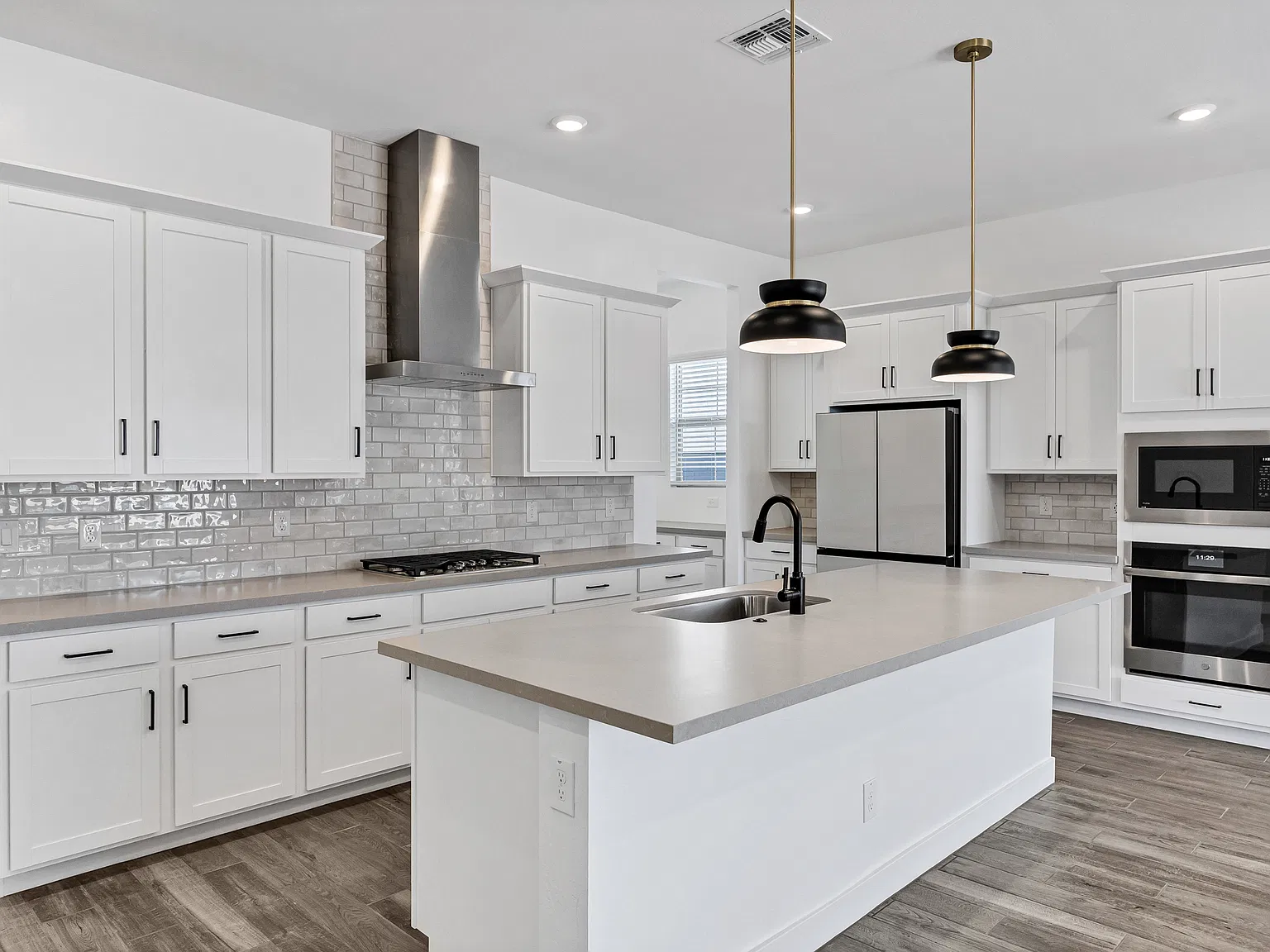 4 bed, 3.5 bath, 2758 sqft, $2,950 — Photo 4