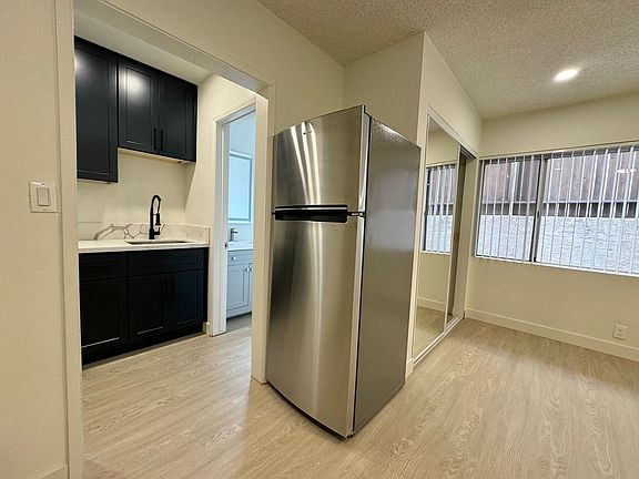 5th image of 3623 Keystone Ave APT 6