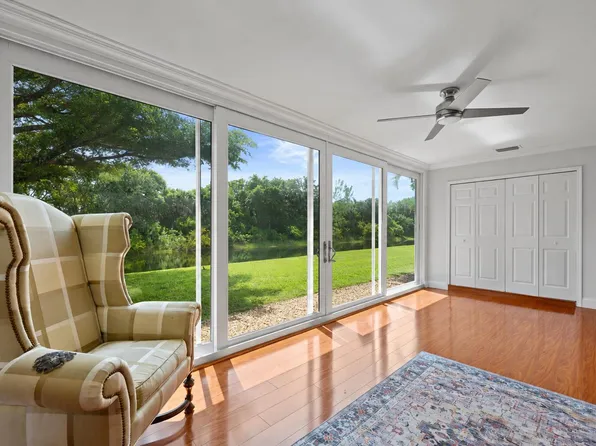 206 Lake Susan Lane, West Palm Beach, FL 33411