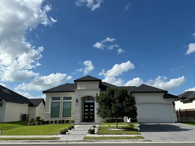 3412 Saint Honore Dr — Photo 2