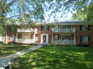 225 Williamsburg Dr APT 7, Thiensville, WI 53092