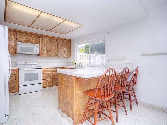 2nd image of 14122 Enfield Cir