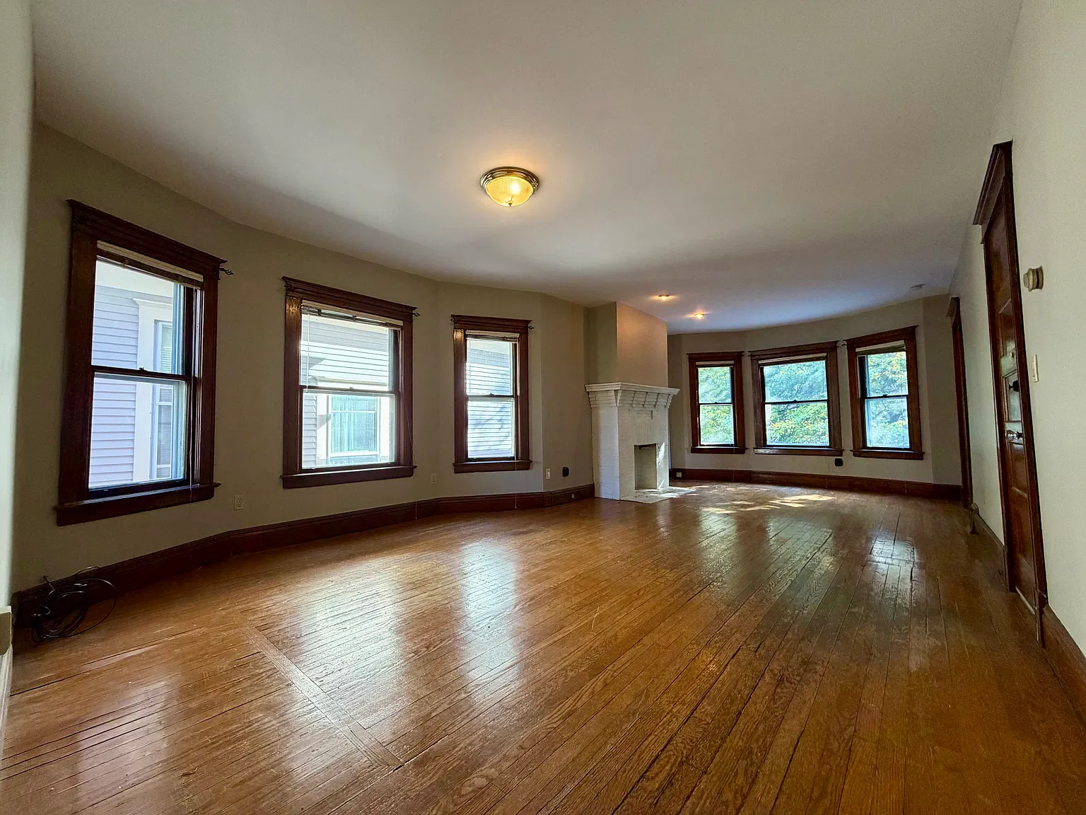 2 bed, 1275 sqft, $1,600 — Photo 2