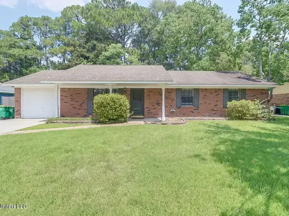 6512 Mayfair St, Ocean Springs, MS 39564