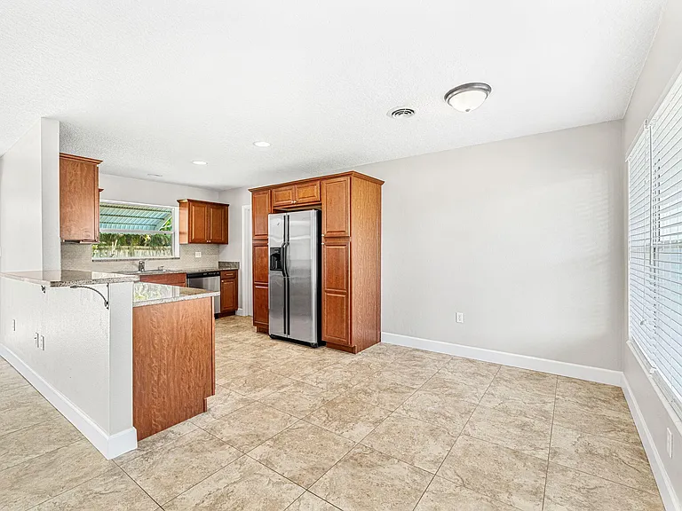 406 N Neptune Dr — Photo 5