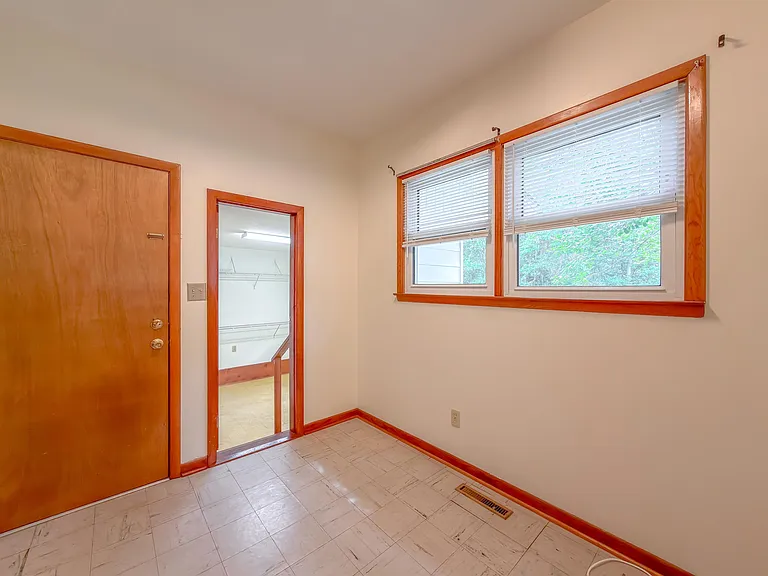 1230 Mitchell Ave — Photo 24