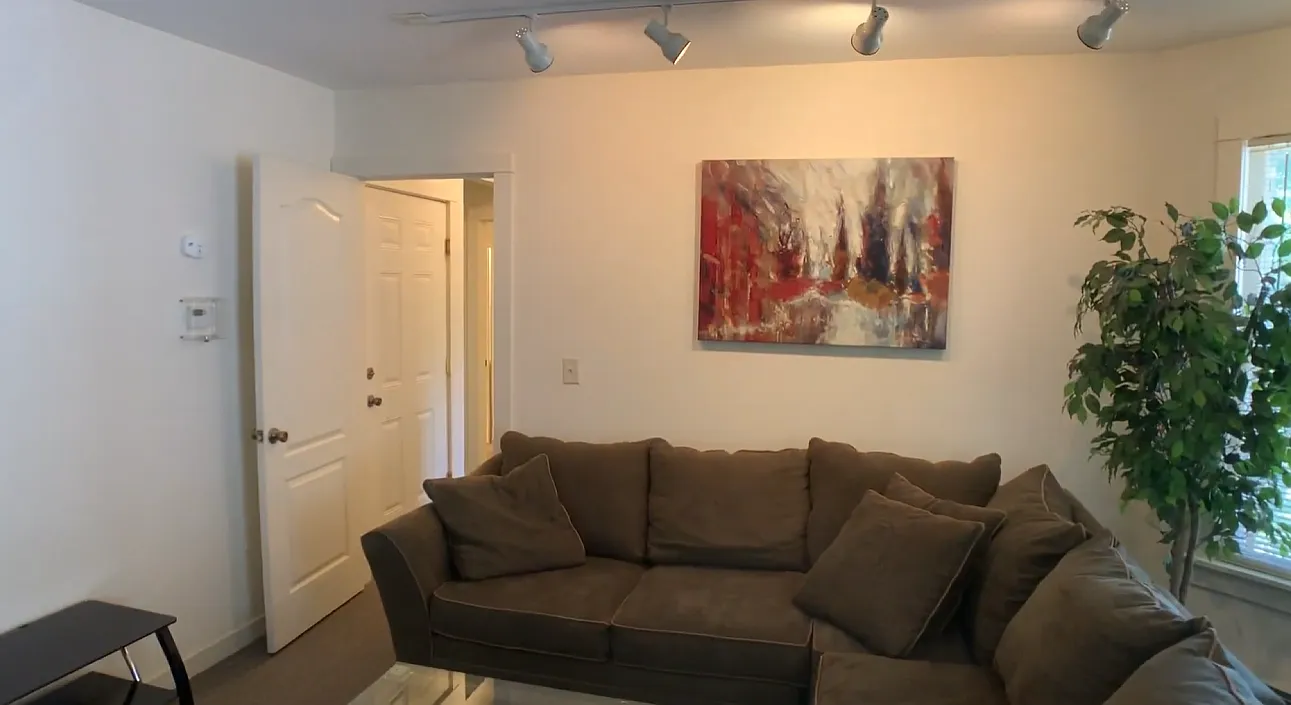 103 Highland Place - 2 — Photo 2