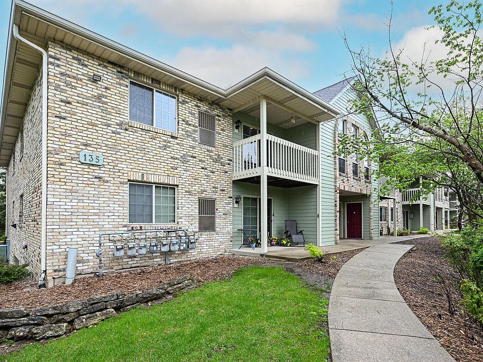 1st image of 135 West Oak Leaf DRIVE #2