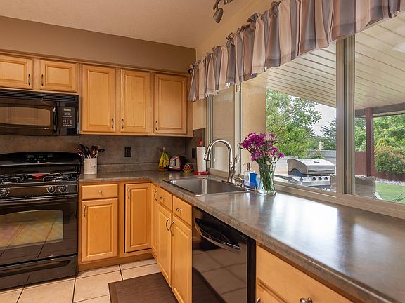 3rd image of 4809 Baja Ct NE