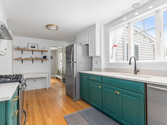4th image of 76 Edwards Street
