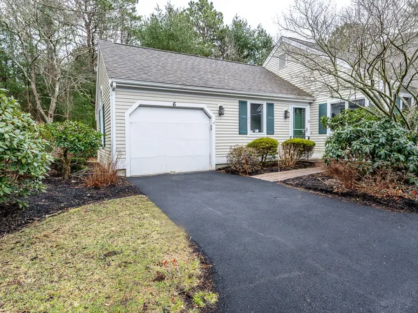 6 Rolling Green Lane, Mashpee, MA 02649