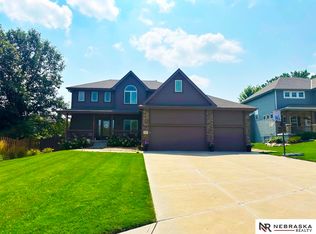 17119 Y St, Omaha, NE 68135