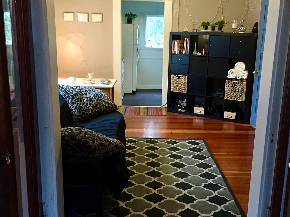 1st image of 600 NE Maiden Ln #9