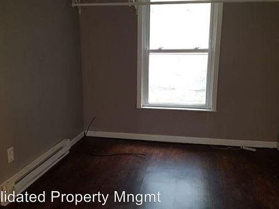 5th image of 330 Pearl St