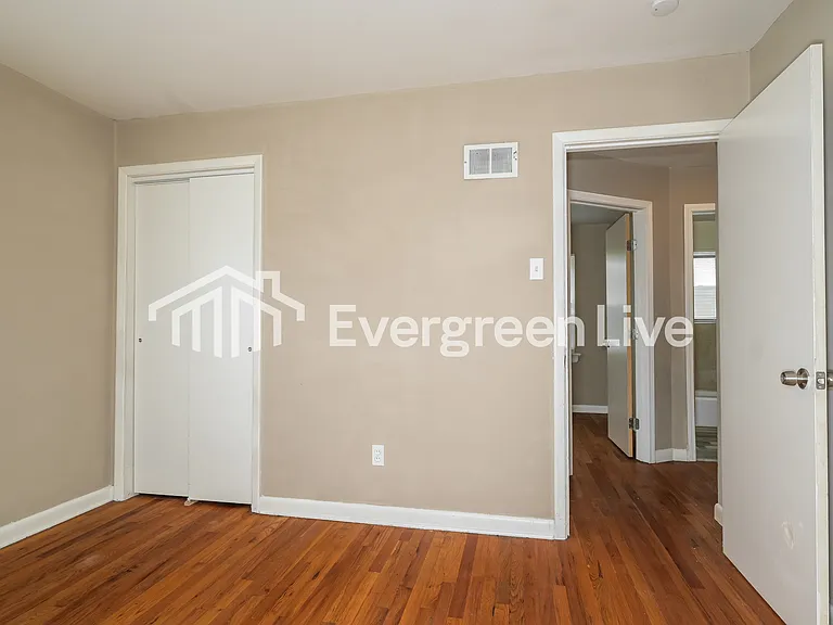 9708 Theodosia Ave — Photo 11