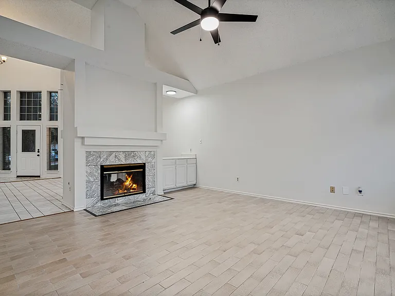 1333 Maywood Ct — Photo 12