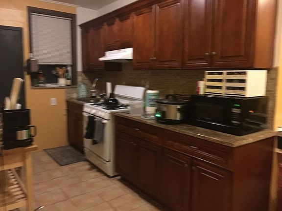 5th image of 2383 27th St #1