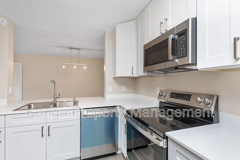 3 bed, 2.0 bath, 1217 sqft, $2,550 — Photo 4